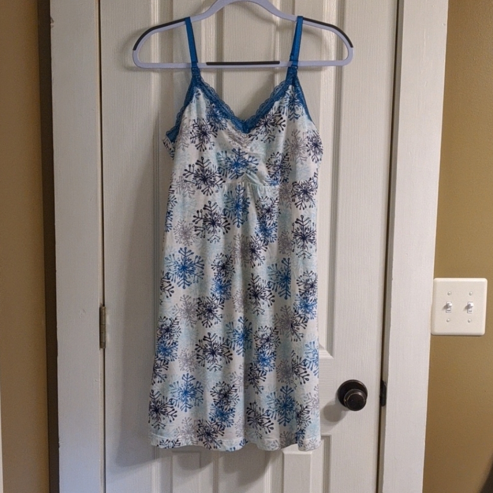 Maternity sleepwear